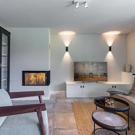 Haus Tofino *